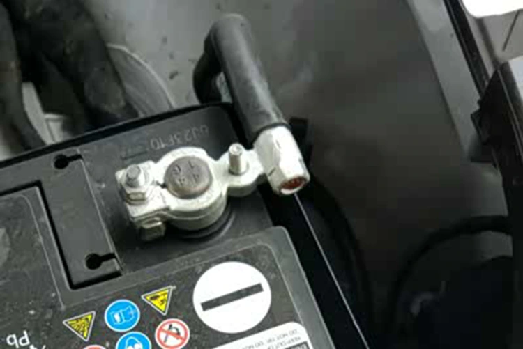 Ba loại thiết bị đầu cuối pin là gì?